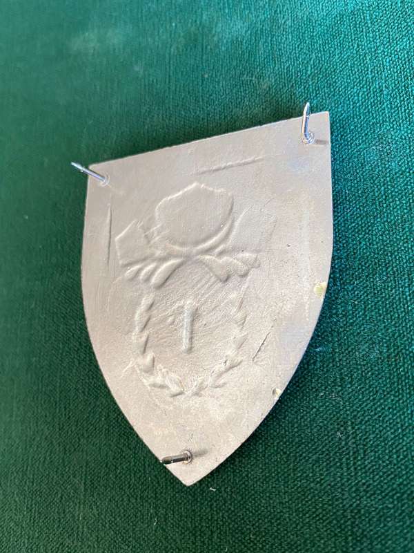 1 SPECIAL SERVICE BATTALION FLASH-GOLD TYPE-2ND ISSUE- 3PINS