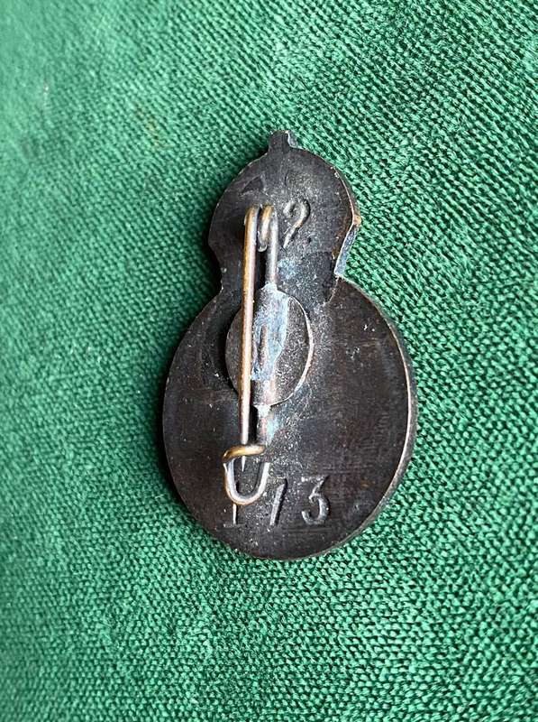 CIVILIAN PROTECTION SERVICE-WW2 BUTTON HOLE BADGE