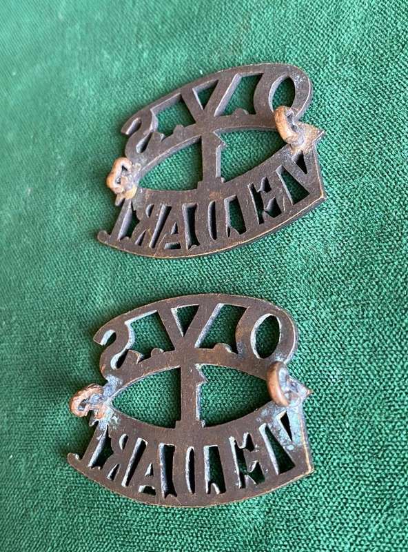 FIRST (BLOEMFONTEIN) BATTERY O.F.S. FIELD ARTILLERY TITLE PAIR-WORN DURING 1930'S-BLACKENED BRASS-AL