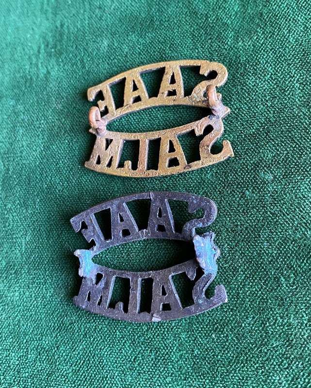 SAAF TITLE PAIR-WORN 1923-1950-2 LUGS ON ONE TITLE MISSING