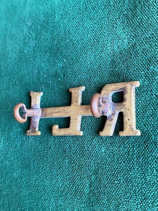 RAND LIGHT INFANTRY TITLE-WORN 1914- 2LUGS- BRASS