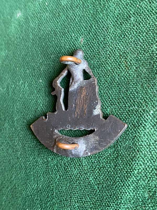 CAPE CORPS BRASS CAP BADGE- 2 LUGS