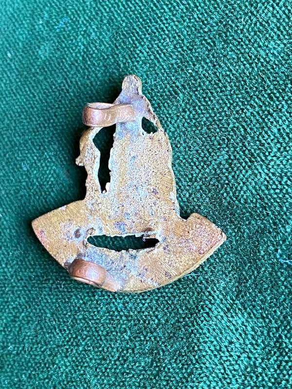 CAPE CORPS BRASS CAP BADGE-WORN 1940-45- 2 LUGS