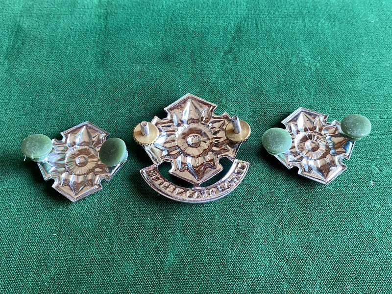 SA ARMY WOMEN'S COLLEGE,CHROMED CAP AND COLLARS-APPROVED IN 1978-PIN S + LUGS INTACT