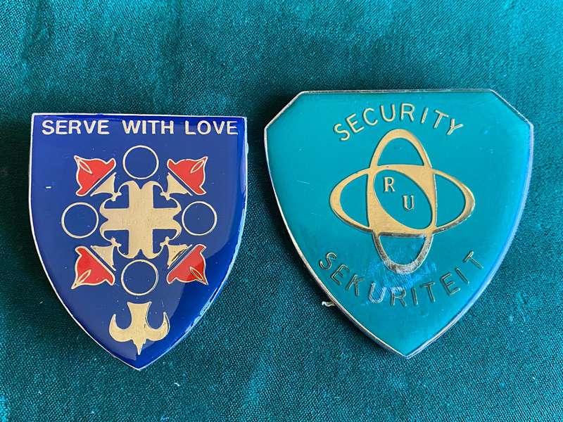 2X SECURITY FLASH-SOLD TOGETHER-2 PINS ON ONE MISSING
