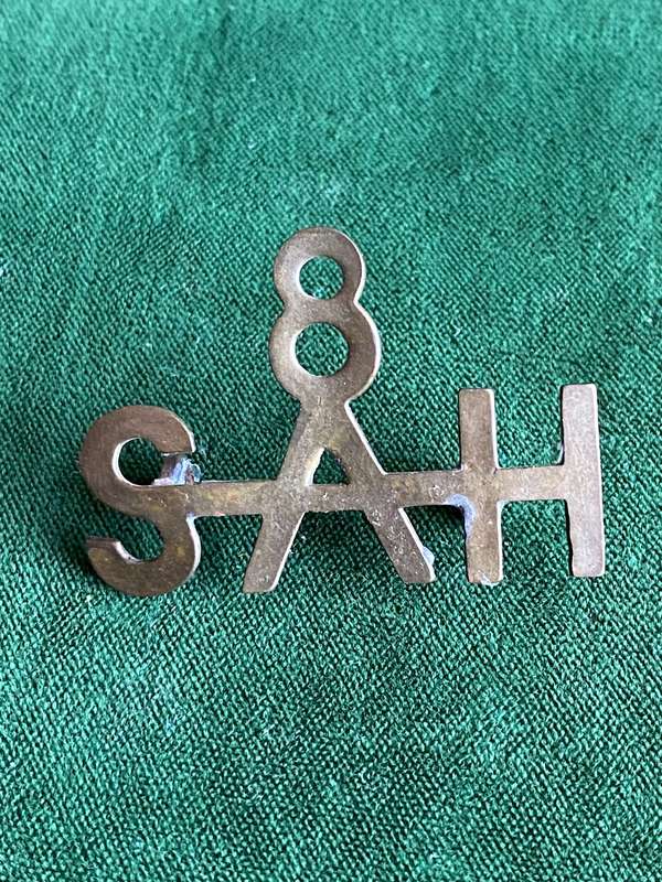 8TH SOUTH AFRICAN HORSE TITLE-WORN 1915-1918- 2 LUGS
