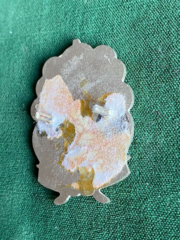 WITWATERSRAND UNOFFICIAL WHITE METAL CAP BADGE-WORN DURING WW2- 2 LUGS