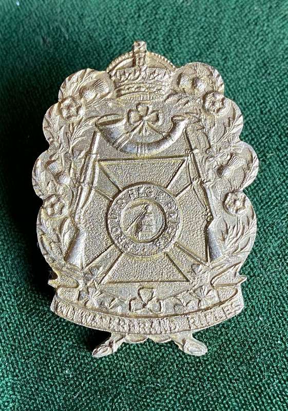WITWATERSRAND UNOFFICIAL WHITE METAL CAP BADGE-WORN DURING WW2- 2 LUGS