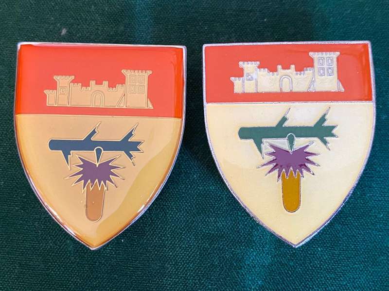 SWA ETOSHA COMANDO POCKET FLASH-PLEASE NOTICE THE CLEAR COLOUR VARIATIONN-THE TWO SOLD TOGETHER-FROM