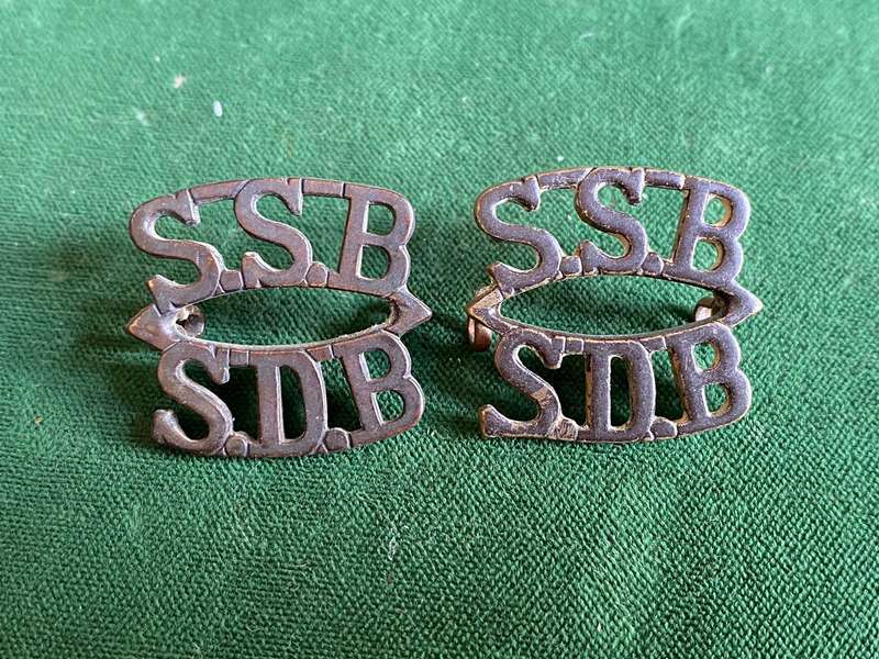 SPECIAL SERVICE BATTALION TITLE PAIR-WORN 1934-1951-LUGS INTACT