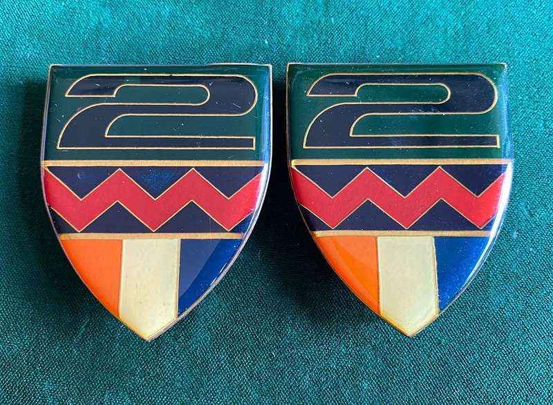 2 SA INFANTRY BATTALION FLASH PAIR-GOLD TYPE-2ND ISSUE-PINS INTACT