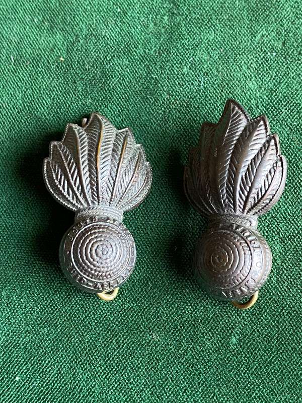 ARTILLERY BRONZE COLLAR BADGE PAIR-ALSO WORN AS A BERET BADGE-1937-1976-LUGS INTACT