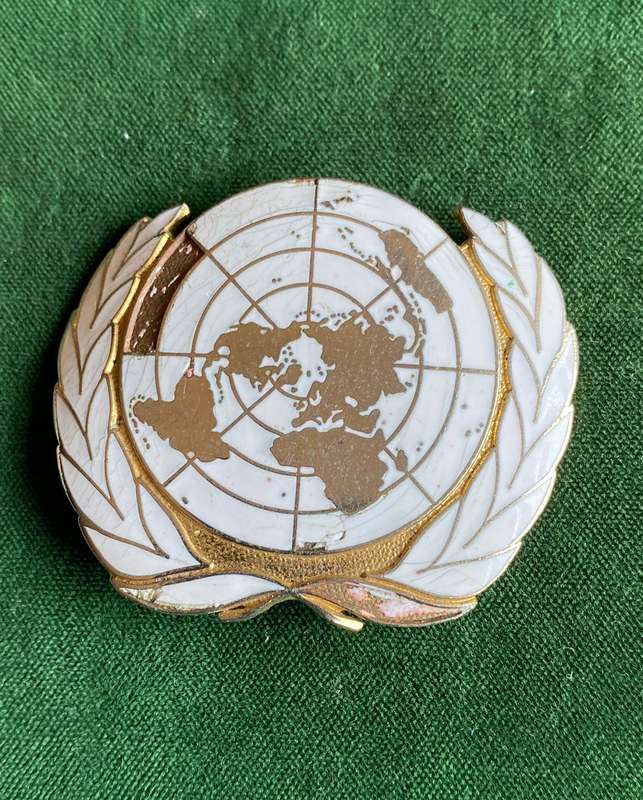 UNITED NATIONS-BERET BADGE-STICK PIN INTACT