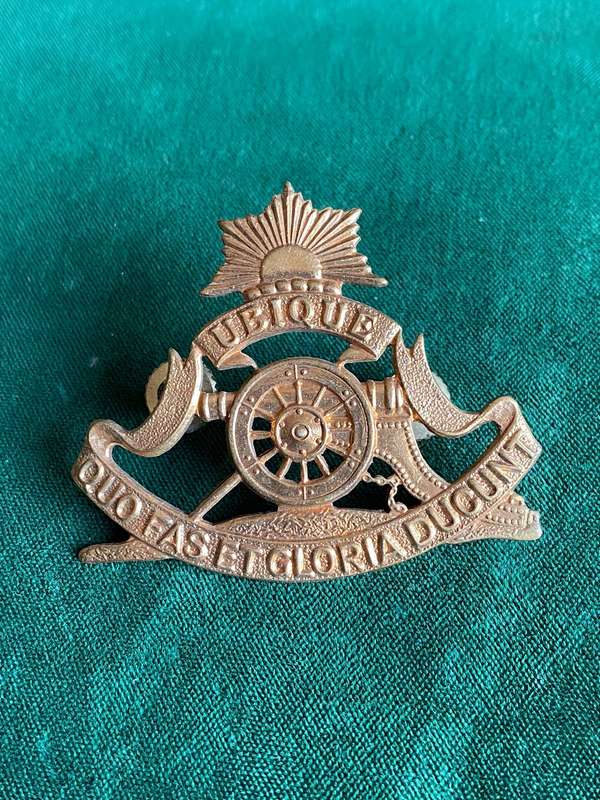 REGT. UNIVERSITY ORANGE FREE STATE-GILDING METAL CAP  BADGE -WORN FROM 1964- 2 X SCREW LUGS