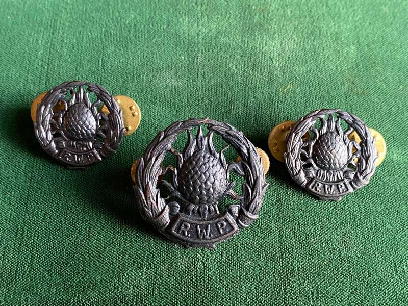 REGT. WESTELIKE PROVINSIE BLACKENED BRASS CAP AND COLLARS-WORN 1935-1964-LUGS + PINS INTACT
