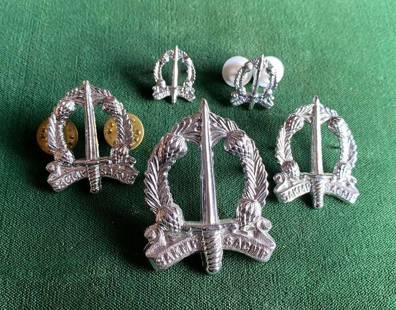 SA CORPS OF MILITARY POLICE CHROME CAP,COLLARS AND MESS DRESS COLLARS-WORN POST 1976-LUGS + PINS INT