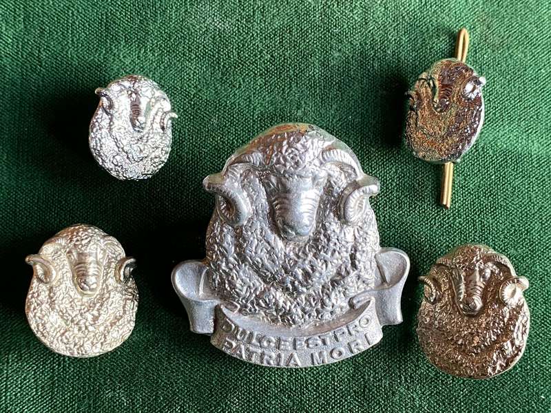 REGIMENT GROOT KAROO WHITE METAL CAP,COLLARS AND MESS DRESS COLLARS-WORN POST 1964-LUGS INTACT