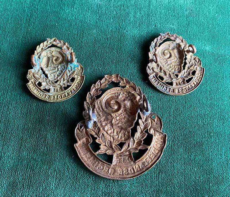 DIE MIDDELLANDSE REGIMENT BRASS CAP AND COLLARS-WORN 1935-1957-LUGS COMPLETE