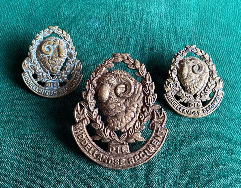 DIE MIDDELLANDSE REGIMENT BRASS CAP AND COLLARS-WORN 1935-1957-LUGS COMPLETE