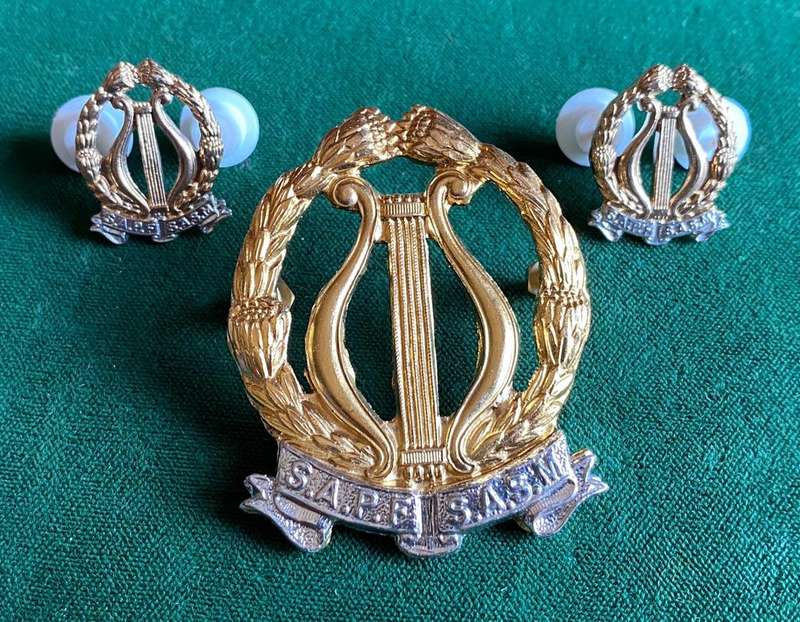 SA ARMY BAND BI/METAL CAP AND MESS DRESS COLLARS-WORN FROM 1934