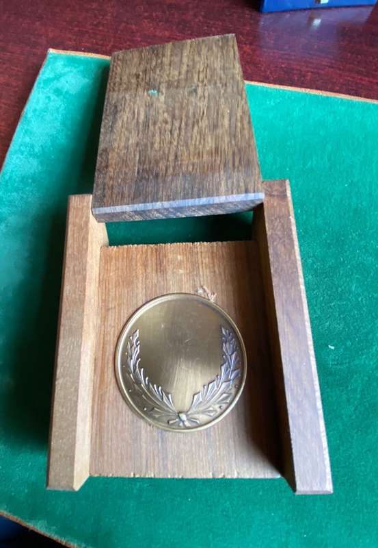 DEX SA 92 MEDALLION-DIAMETER 50MM-IN WOODEN CASE