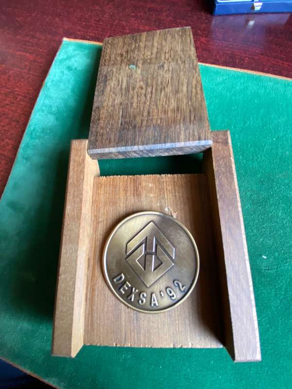 DEX SA 92 MEDALLION-DIAMETER 50MM-IN WOODEN CASE