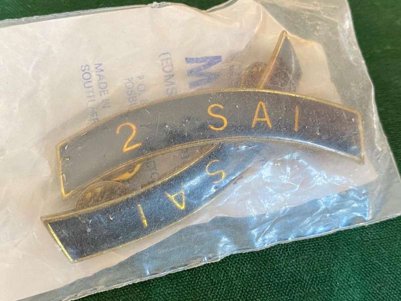 2 SA INFANTRY METAL SHOULDER TITLE PAIR-PINS INTACT