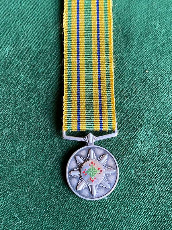 SA POLICE STAR FOR FAITHFUL SERVICE (1979) MINIATURE