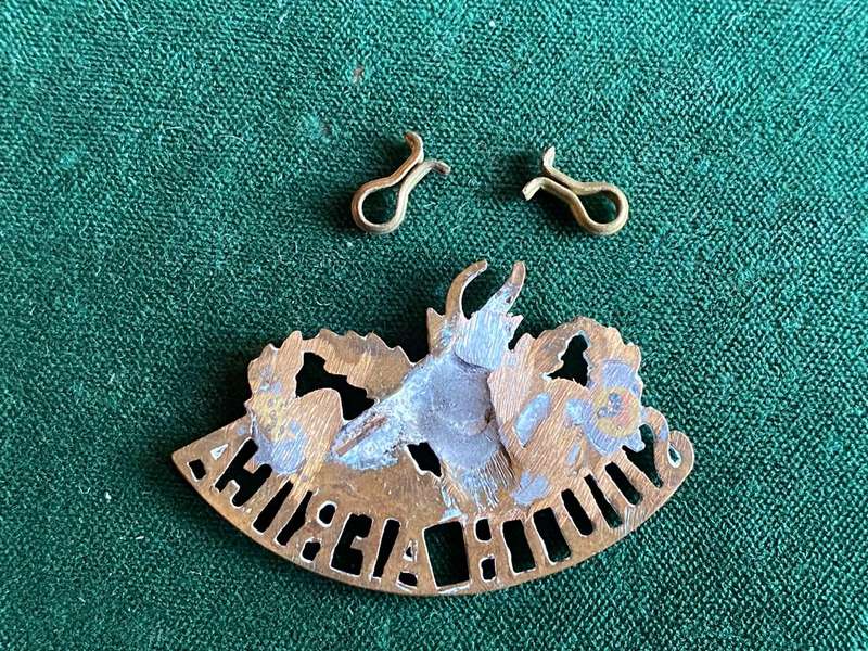 4 SA INFANTRY TITLE-WORN WW1 EXTREMELY SCARCE-COMES WITH LOOSE LUGS-NEEDS TO BE REPLACED