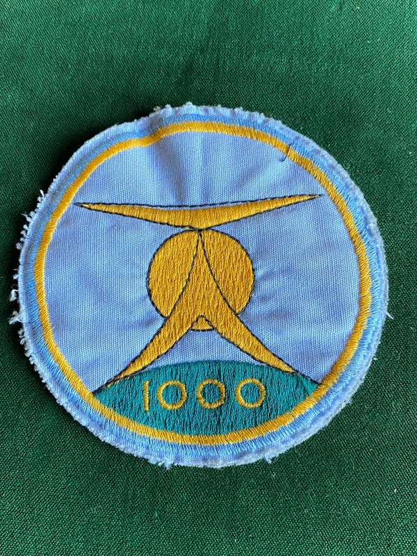 1ST ISSUE ALOUETTE HELICOPTER PATCH FOR 1000 HOURS FLYING TIME-WORN LATE 1980'S-ORIGINAL USED PATCH