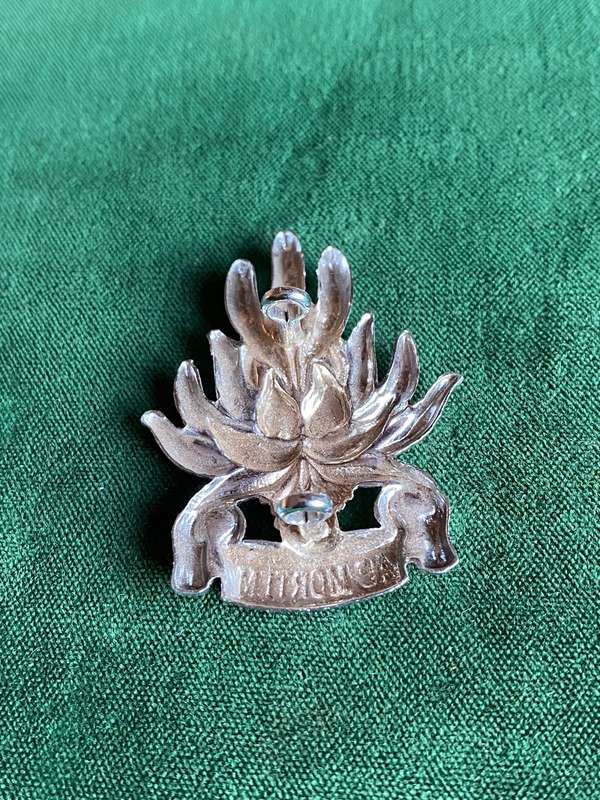 REGT. PIET RETIEF CAP BADGE-WORN POST 1976-CHROME- 2 LUGS