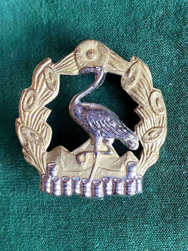 2 SA INFANTRY BERET BADGE-WORN 1986-2003-1 X SCREW LUG- 1X PIN