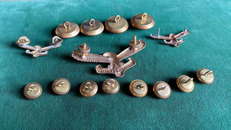 SAAF GILDING METAL CAP,COLLARS AND 12 BUTTONS -SOLD TOGETHER-WORN POST 1959