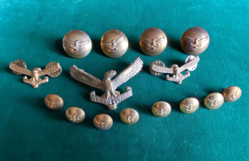 SA AIR FORCE GILDING METAL CAP,COLLARS AND 12 BUTTONS-SOLD TOGETHER-WORN POST 1959