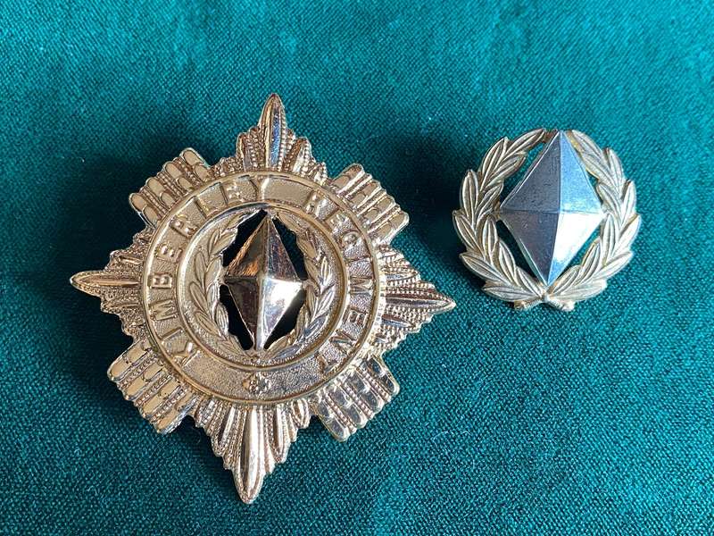 KIMBERLEY REGT. GILT CAP AND BI/METAL COLLAR-WORN POST 1946-LUGS + PINS INTACT