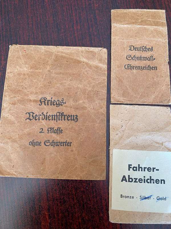 4 original pockets for decorations awarded during WW2 - Nazi Germany