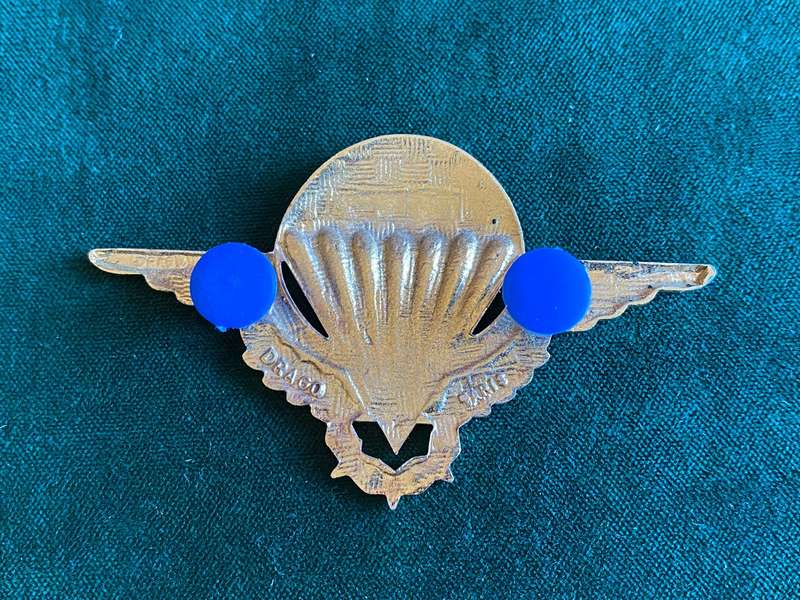 FRENCH H.A.L.O. PARACHUTE WINGS-DRAGO MAKERS STAMP- 2 PINS