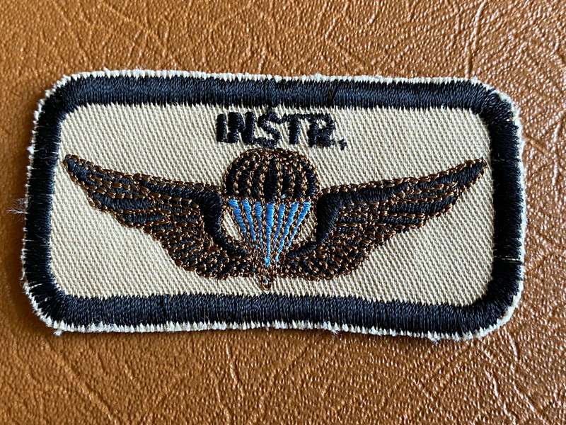 SWA PARACHUTE BATTALION INSTRUCTOR WING-LIGHT BROWN,BACKING VARIANT