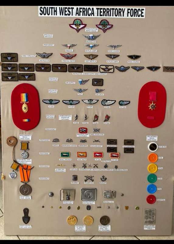 1 SWA SPECIALIST UNIT INSTRUCTORS TRACKER BADGE-2ND TYPE,PLEASE LOOK AT THE PICS FOR THE COMPLETE SE
