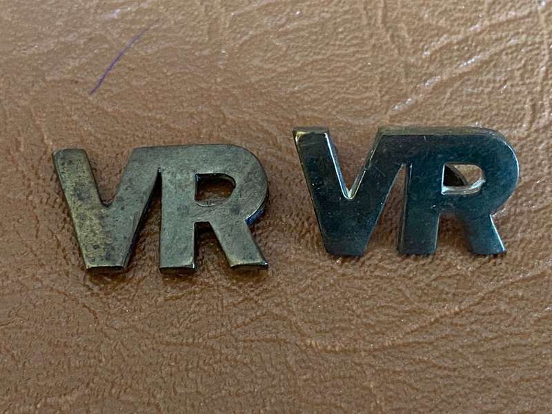 RHODESIA AIR FORCE VULUNTEER RESERVE,TITLE PAIR-WORN 1960'S-1980-ONE WITHOUT LUGS
