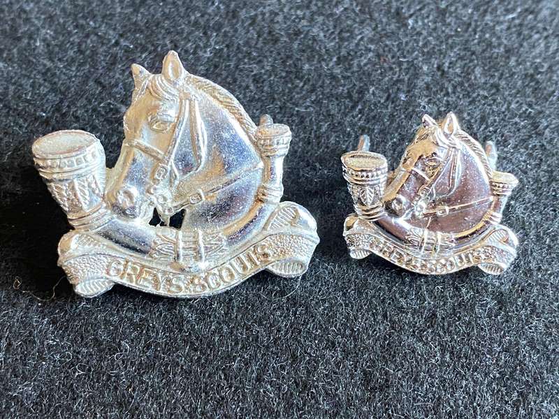 GREY SCOUTS ANODISED CAP AND ONE COLLAR-WORN 1976-1980-LUGS COMPLETE