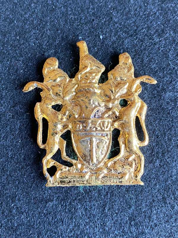 RHODESIA REGIMENTAL SERGEANT MAJOR ARM BADGE- NO LUGS