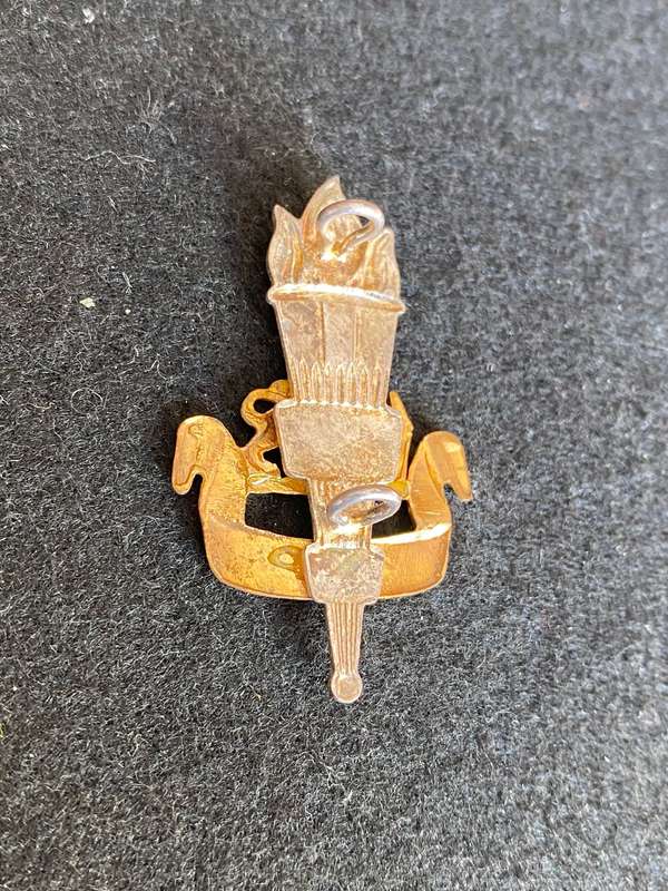 RHODESIAN EDUCATION CORPS CAP BADGE- WORN 1970-1980- 2 LUGS