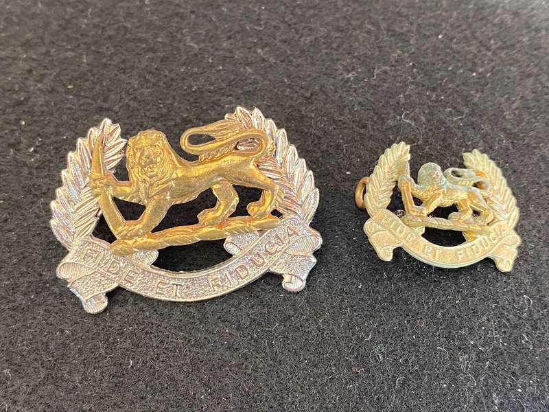 RHODESIAN ARMY PAY CORPS CAP AND ONE COLLAR (MISSING ON LUG) 1970'S-80