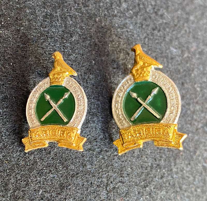 RHODESIAN DEFENCE UNIT CAP AND ONE COLLAR-WORN 1970'S- LUGS INTACT