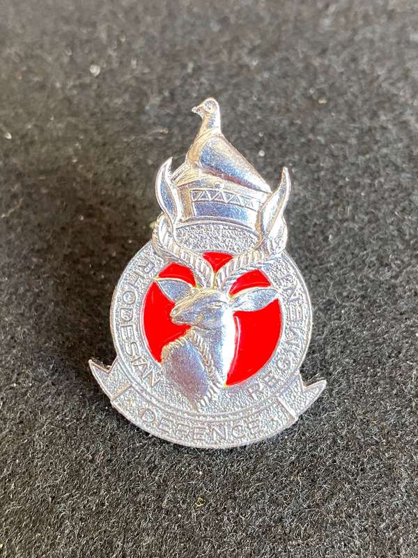 RHODESIAN DEFENCE REGIMENT CAP BADGE-WORN 1979-80- 2 LUGS