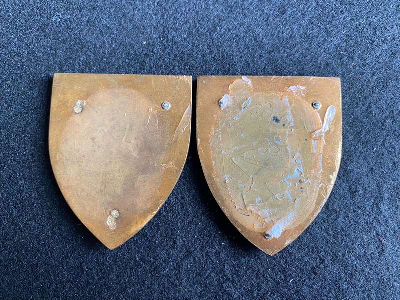 11 FIELD REGT. FLASH PAIR- NO PINS