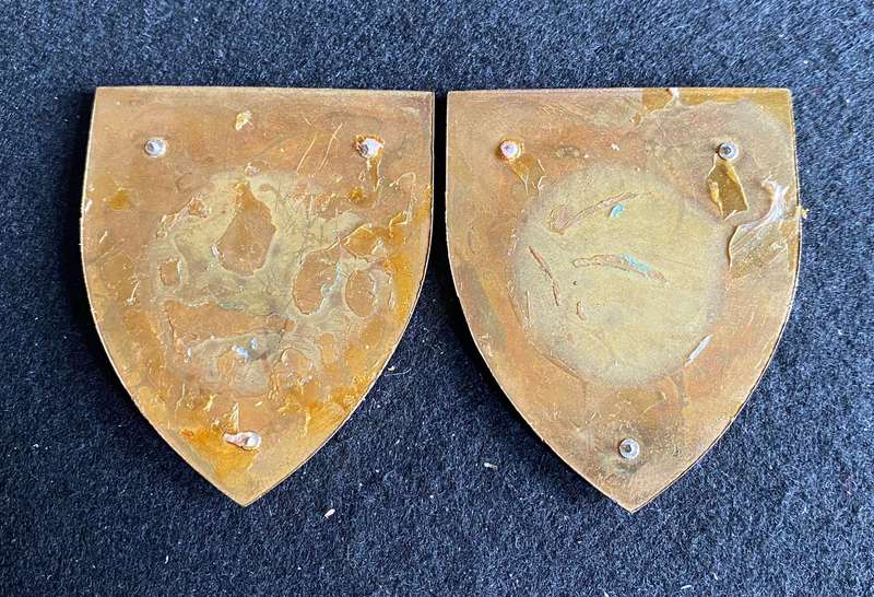 3 PARACHUTE BATTALION-RED TYPE-1ST ISSUE PAIR OF FLASHES- NO PINS