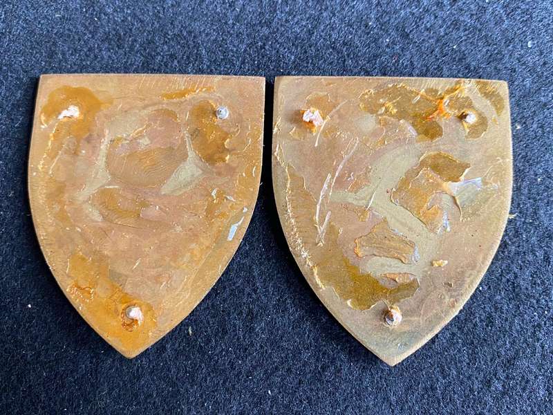 44 PARACHUTE BRIGADE HQ PAIR OF FLASHES - NO PINS