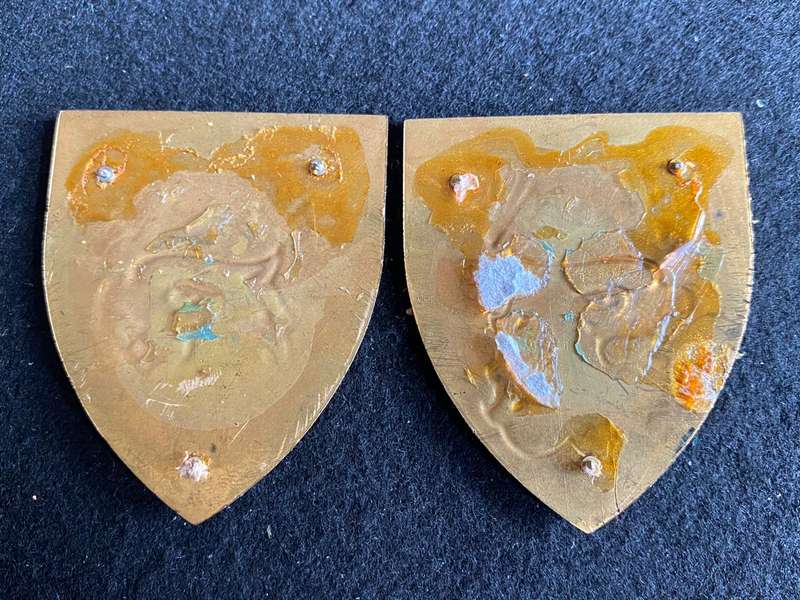 2 PARACHUTE BATTALION,PAIR OF FLASHES - NO PINS